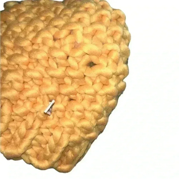 Bundle 2 beanie hats one mustard with furry pin, one‎ tan with gold thread. - Picture 6 of 8